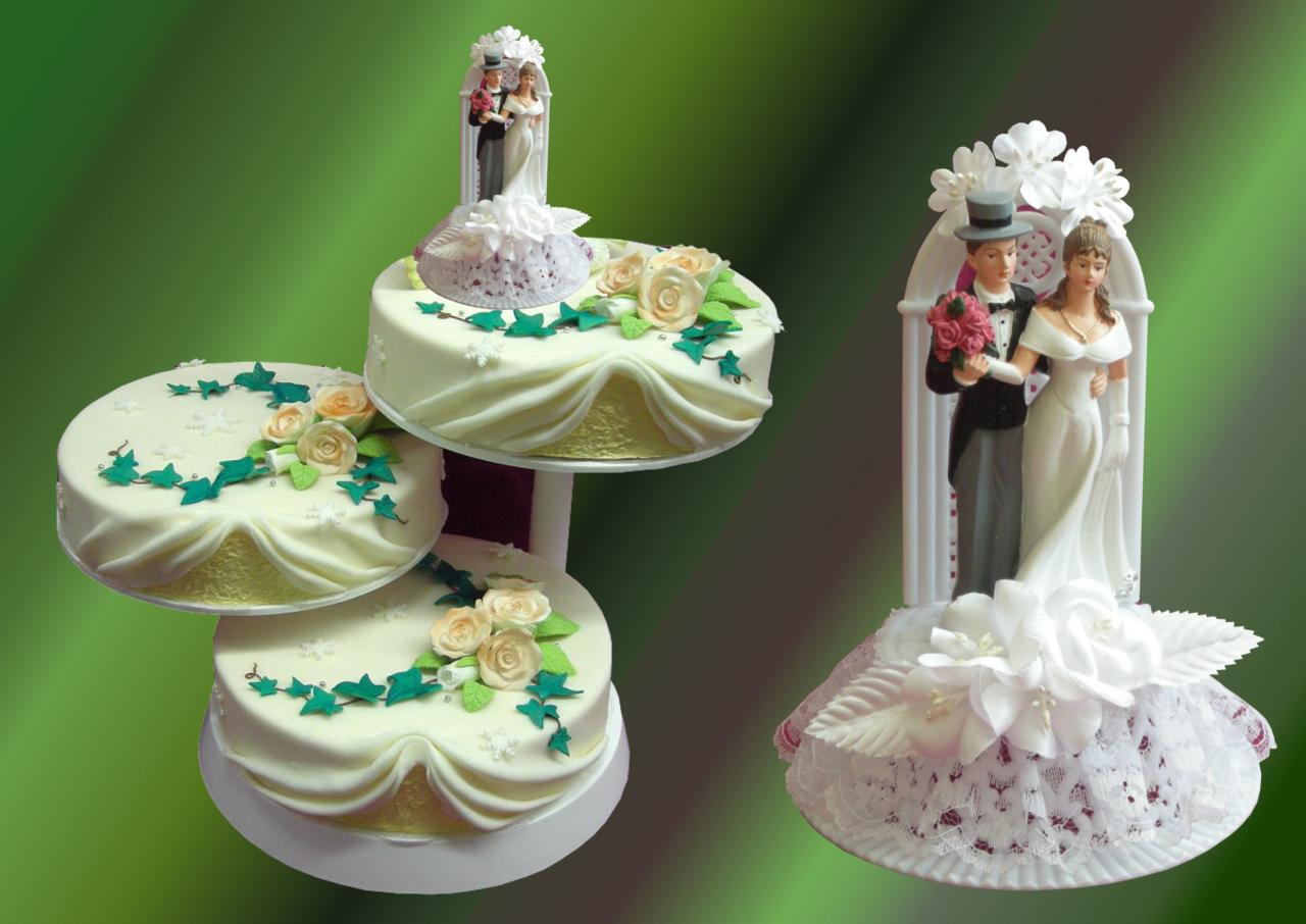 H.E.24 Winterliche Etagen- Hochzeitstorte